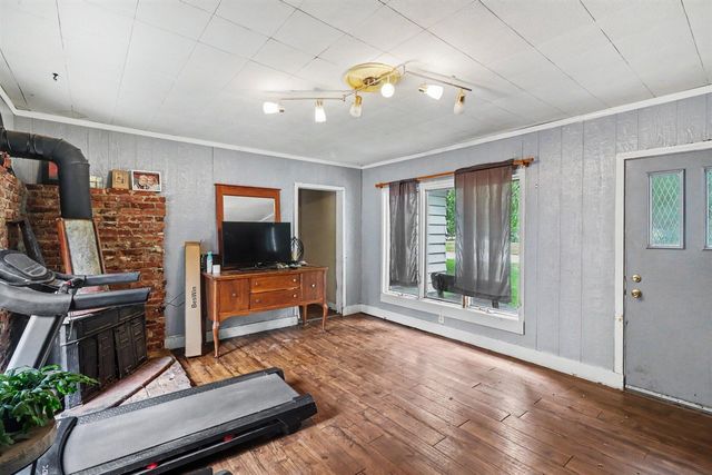 2034 Royce Avenue, Kalamazoo, MI 49001