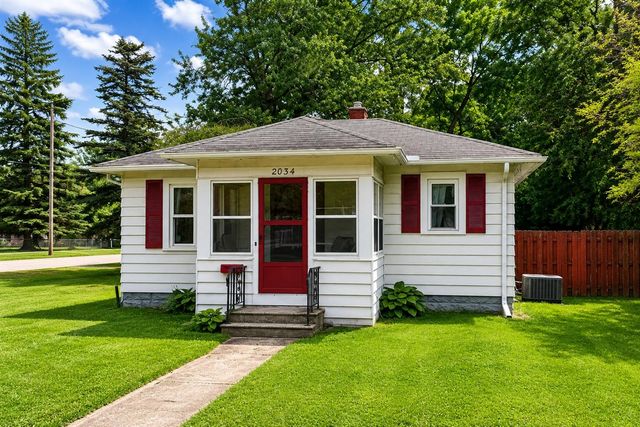 2034 Royce Avenue, Kalamazoo, MI 49001