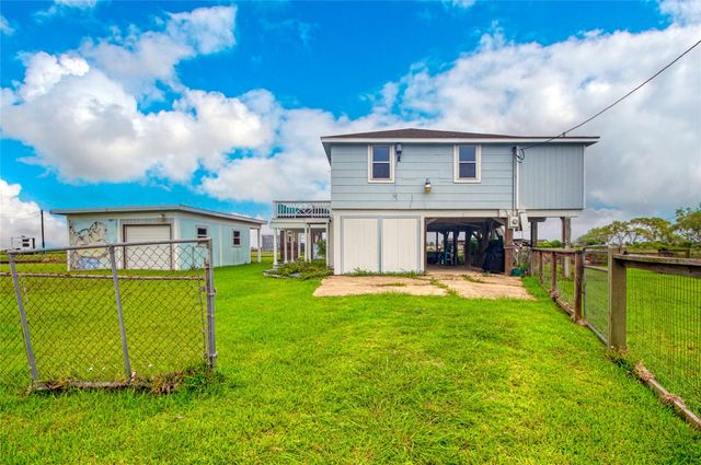 11 Chimaera Road, Sargent, TX 77414