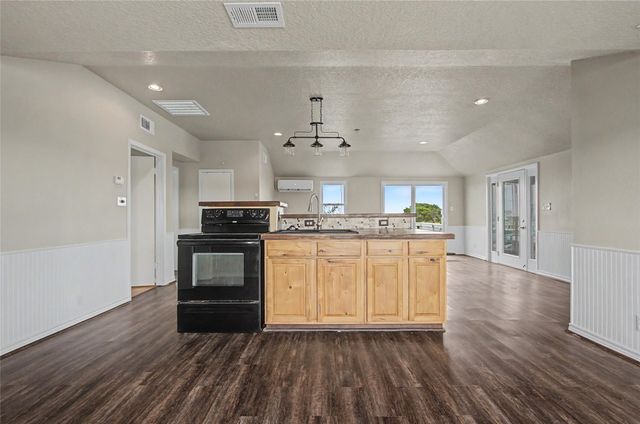 11 Chimaera Road, Sargent, TX 77414