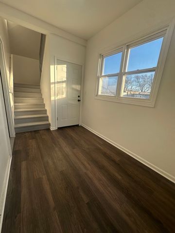 3251 W Berteau Avenue 2, Chicago, IL 60618