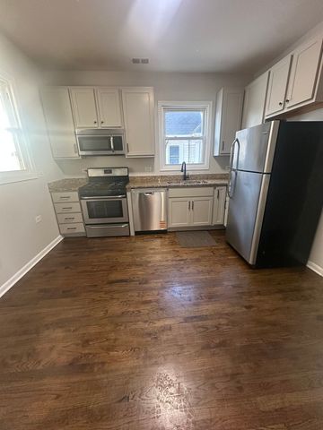 3251 W Berteau Avenue 2, Chicago, IL 60618