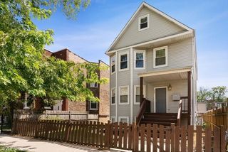 3251 W Berteau Avenue 2, Chicago, IL 60618