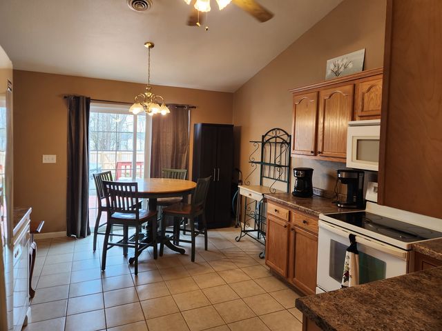 1508 Hawkeye Court, Carterville, IL 62918