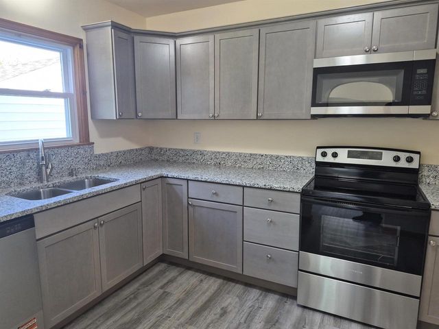 915 N Fremont Street, Janesville, WI 53545