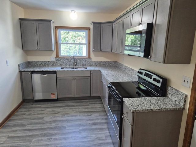 915 N Fremont Street, Janesville, WI 53545