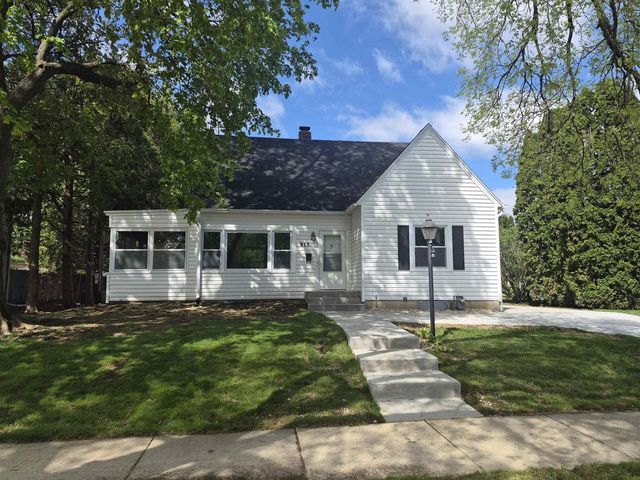 915 N Fremont Street, Janesville, WI 53545