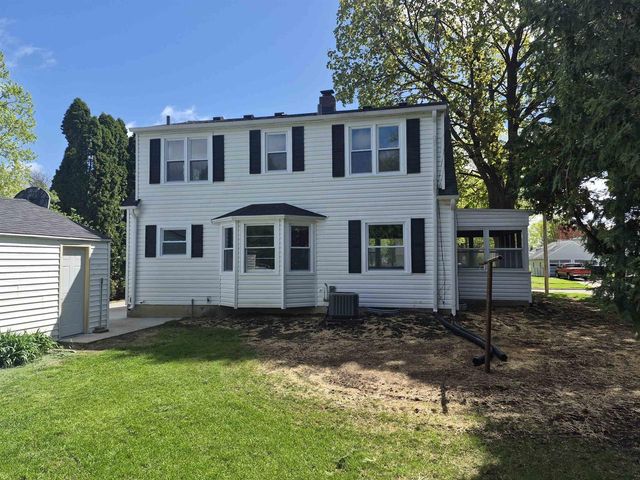 915 N Fremont Street, Janesville, WI 53545