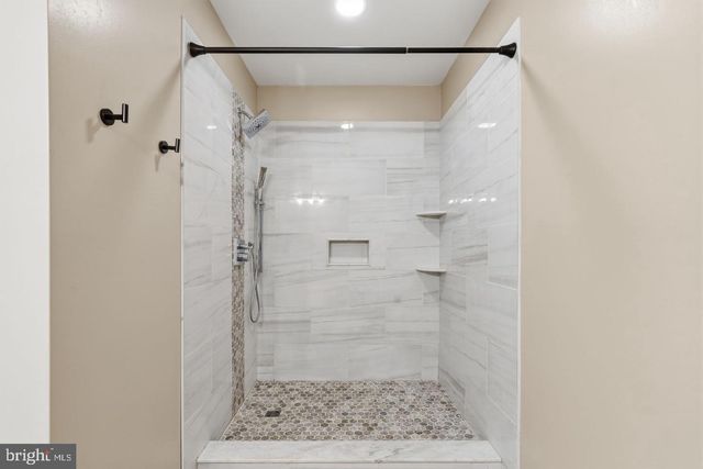 2104 BROOKHAVEN DR, Yardley, PA 19067