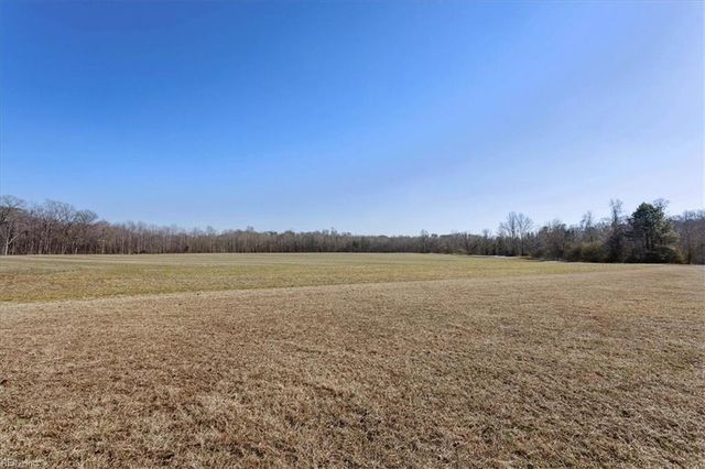 3008 New Design RD, Dendron, VA 23839