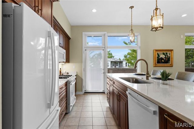 6615 Alamo Avenue 1C, Clayton, MO 63105