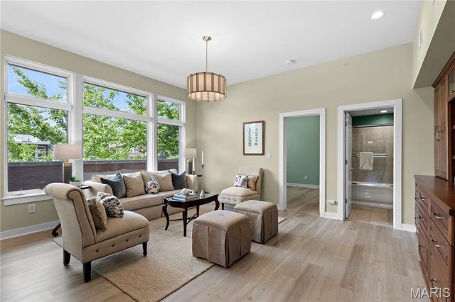 6615 Alamo Avenue 1C, Clayton, MO 63105