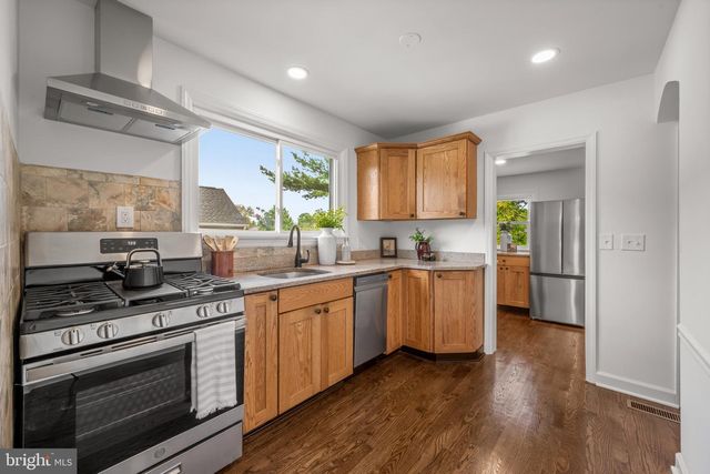 210 4TH AVE, Baltimore, MD 21227