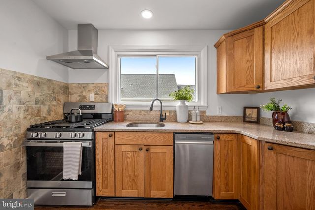 210 4TH AVE, Baltimore, MD 21227