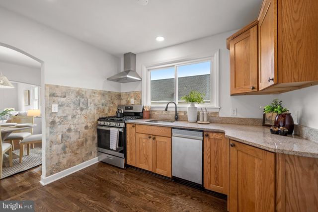 210 4TH AVE, Baltimore, MD 21227
