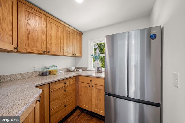 210 4TH AVE, Baltimore, MD 21227
