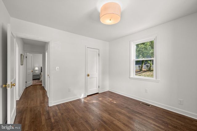 210 4TH AVE, Baltimore, MD 21227