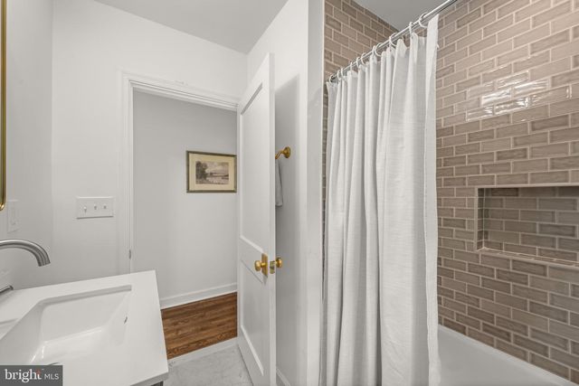 210 4TH AVE, Baltimore, MD 21227