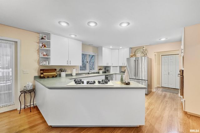 1102 TOTTENHAM Court, Washington, IL 61571