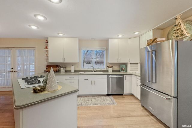 1102 TOTTENHAM Court, Washington, IL 61571