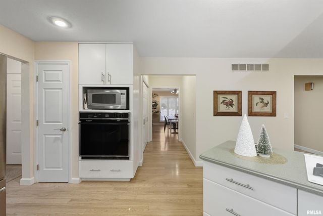 1102 TOTTENHAM Court, Washington, IL 61571