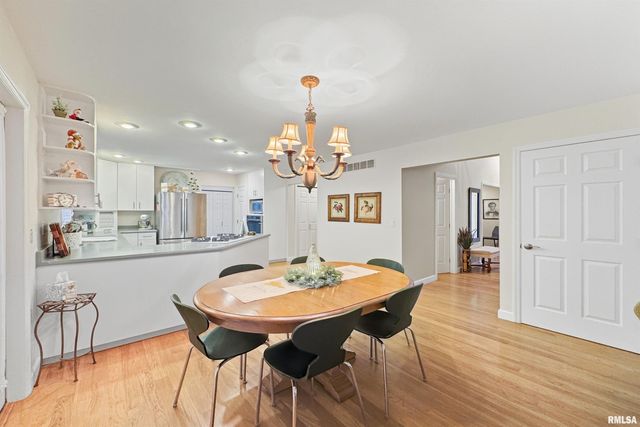 1102 TOTTENHAM Court, Washington, IL 61571