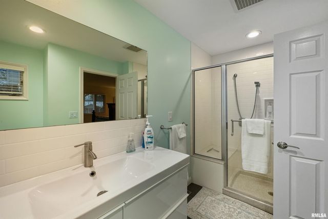 1102 TOTTENHAM Court, Washington, IL 61571