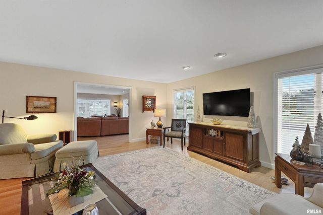 1102 TOTTENHAM Court, Washington, IL 61571