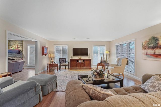 1102 TOTTENHAM Court, Washington, IL 61571