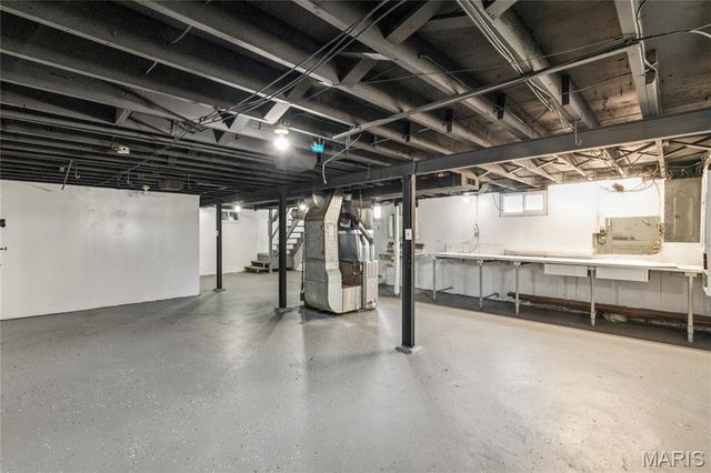 9863 Eastdell Drive, Dellwood, MO 63136