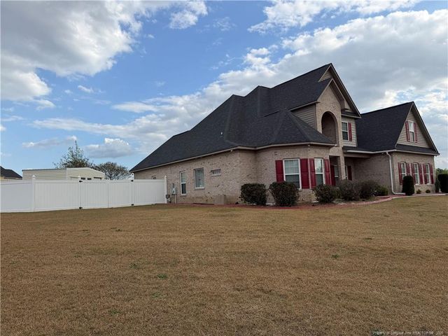 115 Dairy Court, Raeford, NC 28376