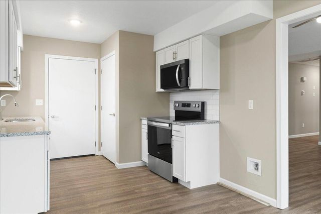 3234 S Christy Place, Springfield, MO 65807