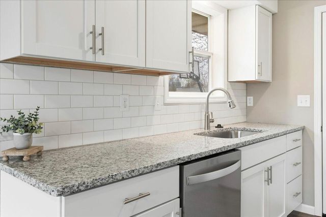 3234 S Christy Place, Springfield, MO 65807