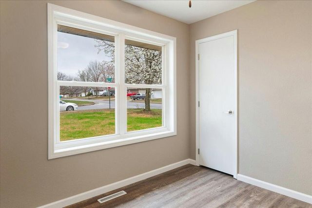 3234 S Christy Place, Springfield, MO 65807