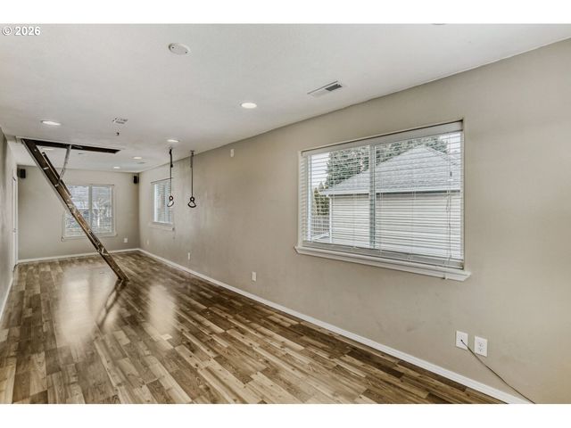 17022 Nw TUCSON St, Beaverton, OR 97006