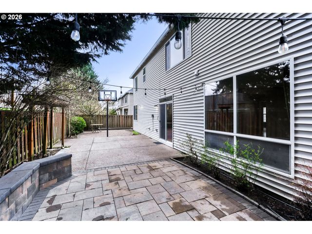 17022 Nw TUCSON St, Beaverton, OR 97006