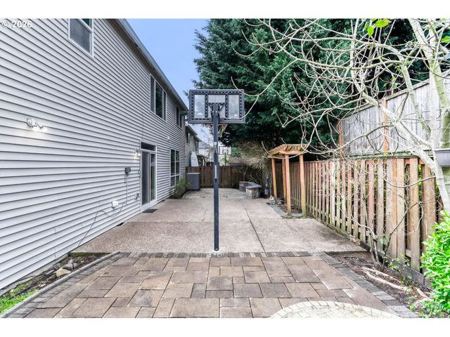 17022 Nw TUCSON St, Beaverton, OR 97006