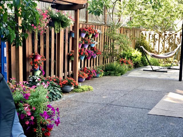 17022 Nw TUCSON St, Beaverton, OR 97006