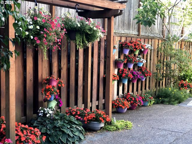 17022 Nw TUCSON St, Beaverton, OR 97006