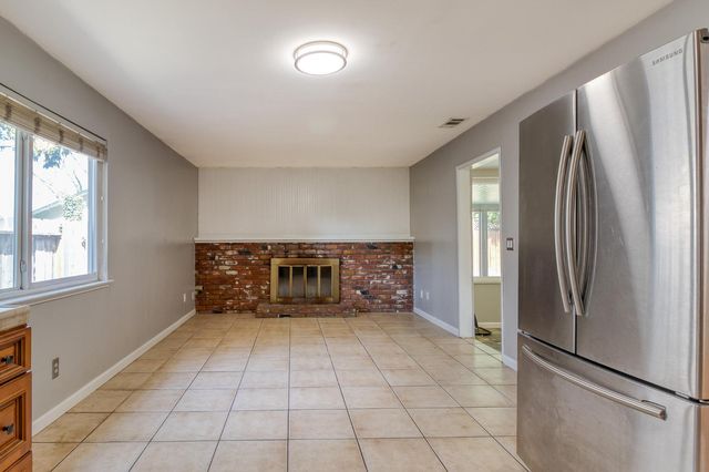 1605 Pimlico Dr, Modesto, CA 95350