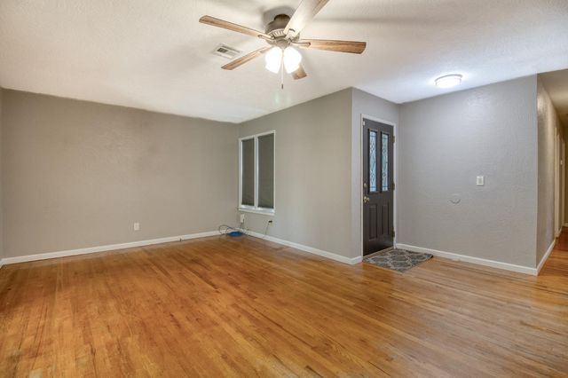 1605 Pimlico Dr, Modesto, CA 95350