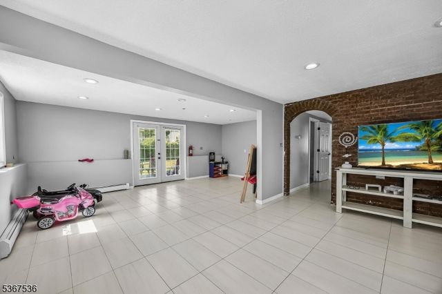 416 Magnolia Ave, Pompton Lakes Boro, NJ 07442