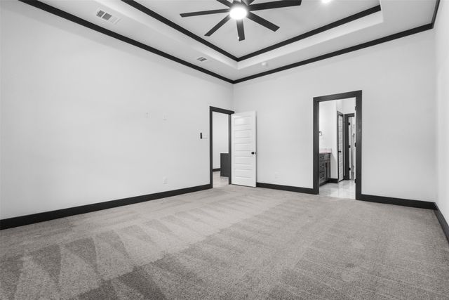 613 N Dwight Avenue, Dallas, TX 75211