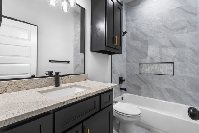 613 N Dwight Avenue, Dallas, TX 75211