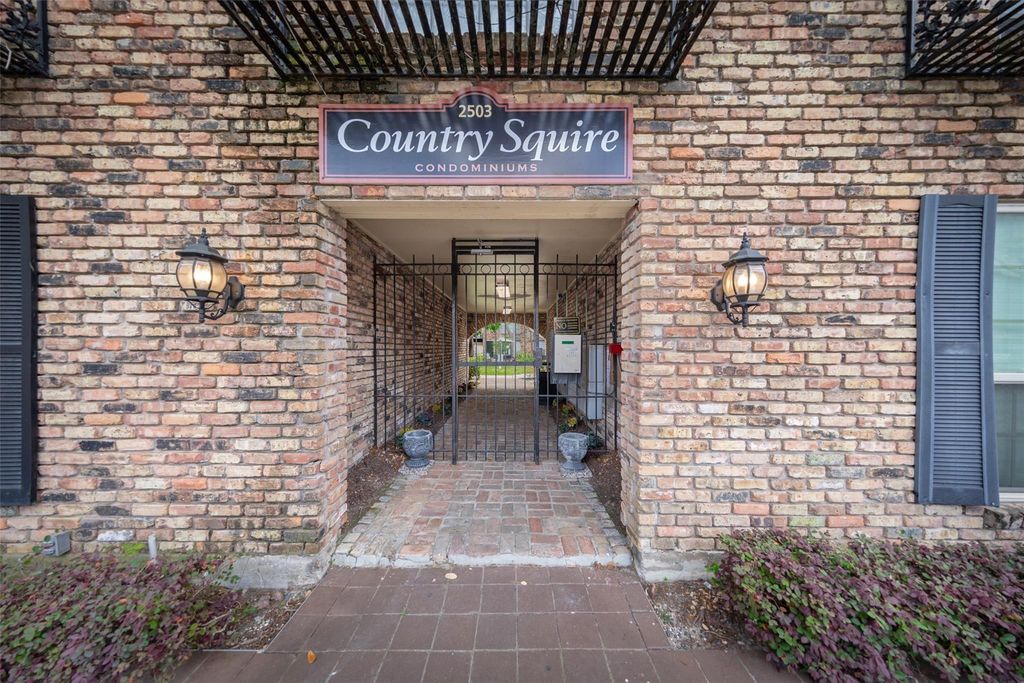 2503 Mccue Road 4, Houston, TX 77056
