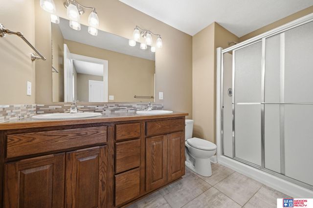 3132 King Ridge Boulevard, Lincoln, NE 68504
