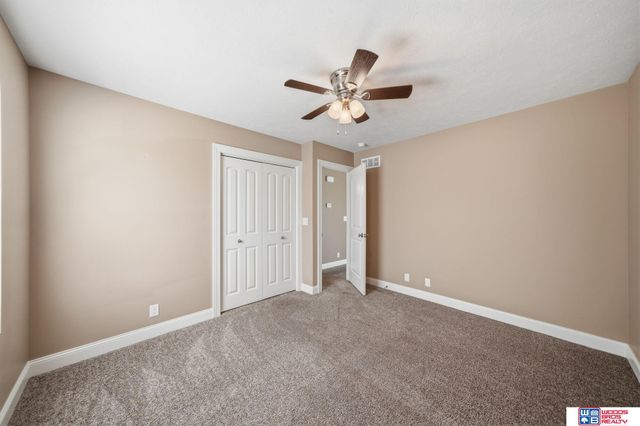 3132 King Ridge Boulevard, Lincoln, NE 68504