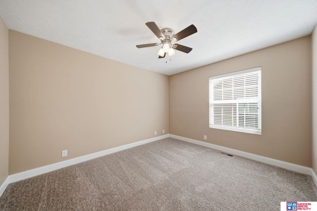 3132 King Ridge Boulevard, Lincoln, NE 68504