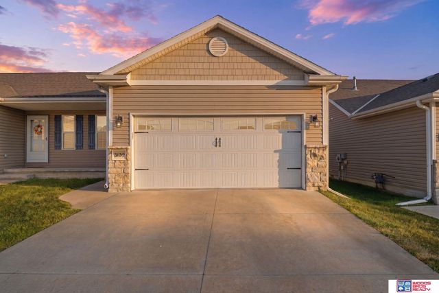 3132 King Ridge Boulevard, Lincoln, NE 68504