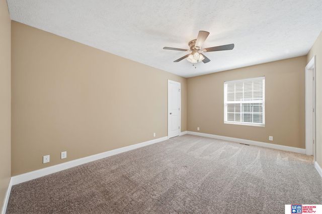 3132 King Ridge Boulevard, Lincoln, NE 68504